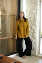 Load image into Gallery viewer, Echo Verde - Sweater - EV8064