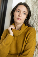 Load image into Gallery viewer, Echo Verde - Sweater - EV8064
