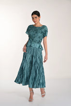 Load image into Gallery viewer, Frank Lyman – Top &amp; Skirt – 268521
